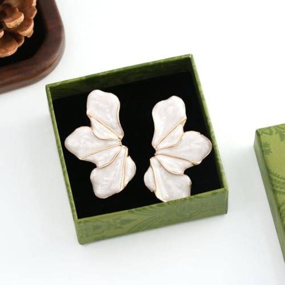 White Enamel Floral Petal Statement Earrings Gold Tone Botanical Studs‎